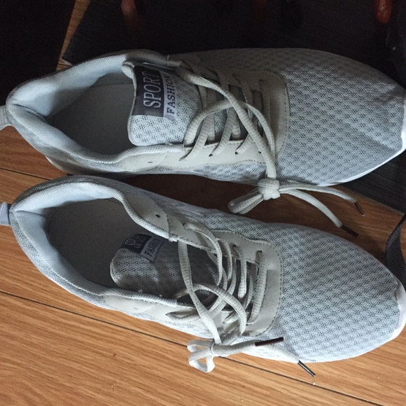 blue sport shoes (new) - Picture 2 of 2